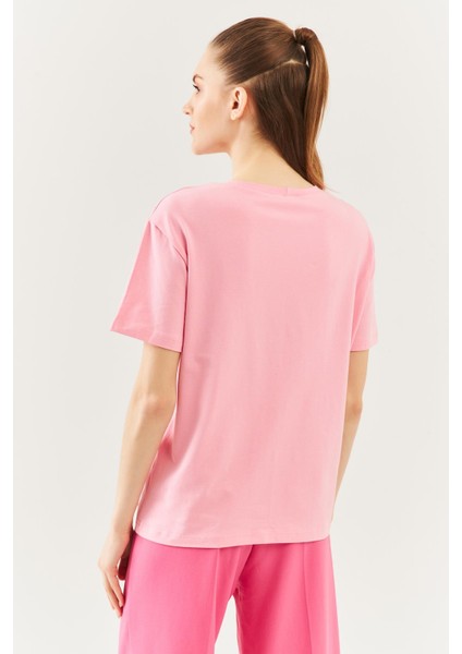 Pembe Oversize Rahat %100 Pamuklu Penye Bisiklet Yaka Kısa Kol Basic T-Shirt indirimleri