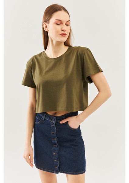 Haki Oversize Rahat %100 Pamuklu Penye Bisiklet Yaka Kısa Kol Basic Crop T-Shirt fiyatları