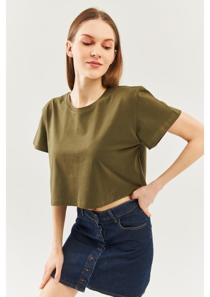 Haki Oversize Rahat %100 Pamuklu Penye Bisiklet Yaka Kısa Kol Basic Crop T-Shirt fırsatları
