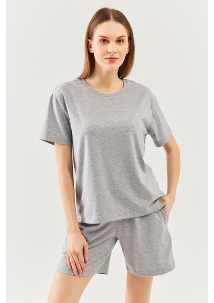 Gri Oversize Rahat Pamuklu Penye Bisiklet Yaka Kısa Kol Basic T-Shirt