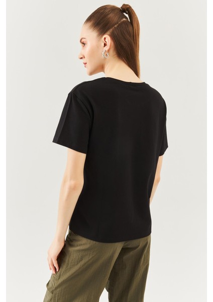 Siyah Oversize Rahat Pamuklu Penye Bisiklet Yaka Kısa Kol Basic T-Shirt indirimleri