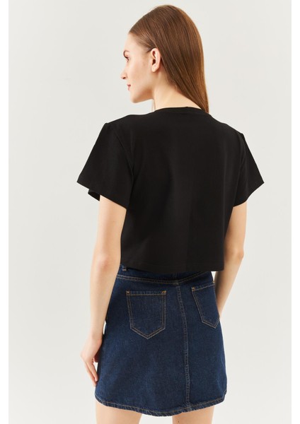 Siyah Oversize Rahat Pamuklu Penye Bisiklet Yaka Kısa Kol Basic Crop T-Shirt indirimleri