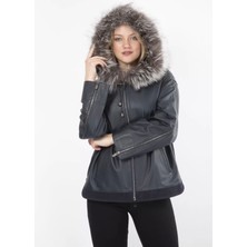 By Marki Marki By Marki Marki kadın Siyah Lüx Kapüşonlu Kürk Detaylı Oversize Mont 