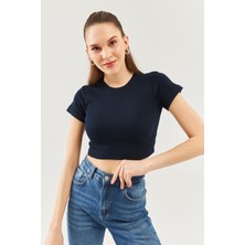 Butikgiz Lacivert Kısa Kol Bisiklet Yaka Vücuda Oturan %100 Pamuklu Kaşkorse Esnek Crop Bluz