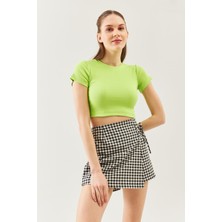 Butikgiz Fıstık Yeşili Kısa Kol Bisiklet Yaka Vücuda Oturan %100 Pamuklu Kaşkorse Esnek Crop Bluz