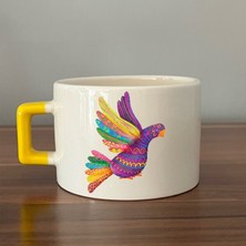 Mor Mürekkep Renkli Kanatlı Kuş Baskılı Sarı Kulplu C Kupa