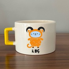 Mor Mürekkep Koç Burcu ve Onla Alakalı Komik Açıklama Baskılı Turuncu Kulplu D Kupa