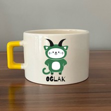 Mor Mürekkep Oğlak Burcu ve Onla Alakalı Komik Açıklama Simgesi Baskılı Sarı Kulplu Yeşil Kedili D Kupa