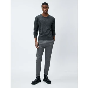 Basic Kumaş Pantolon Dar Kesim Paçası Katlı Cep Detaylı