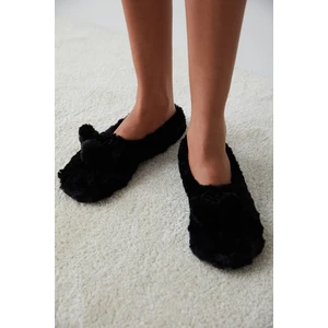 Fluffy Pompom Siyah Patik Çorap
