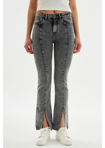 Kadın Önden Paça Yırtmaç Detaylı Slim Fit Kot Pantolon Antrasit fiyatları