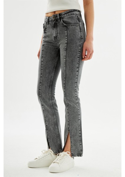 Kadın Önden Paça Yırtmaç Detaylı Slim Fit Kot Pantolon Antrasit modelleri