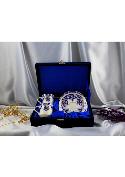 Altın Yaldızlı Porselen Fincan Takımı Kadife Kutulu 2'li