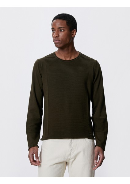 Basic Triko Kazak Dokulu Yuvarlak Yaka Dar Kesim modelleri