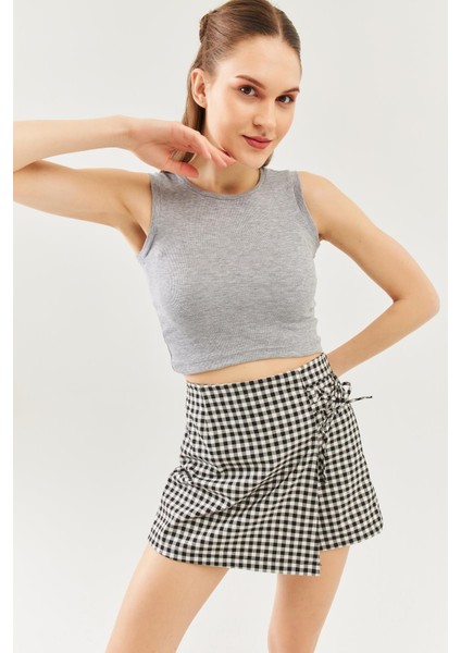 Gri Sıfır Kol Bisiklet Yaka Vucuda Oturan %100 Pamuklu Kaşkorse Esnek Crop Bluz fiyatları