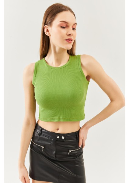 Çimen Yeşili Sıfır Kol Bisiklet Yaka Vücuda Oturan %100 Pamuklu Kaşkorse Esnek Crop Bluz fiyatları