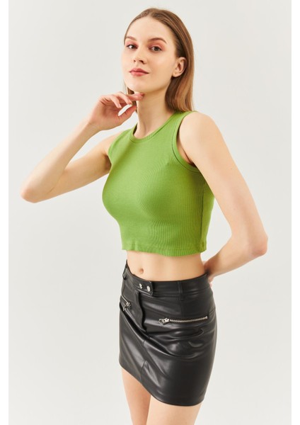 Çimen Yeşili Sıfır Kol Bisiklet Yaka Vücuda Oturan %100 Pamuklu Kaşkorse Esnek Crop Bluz fırsatları