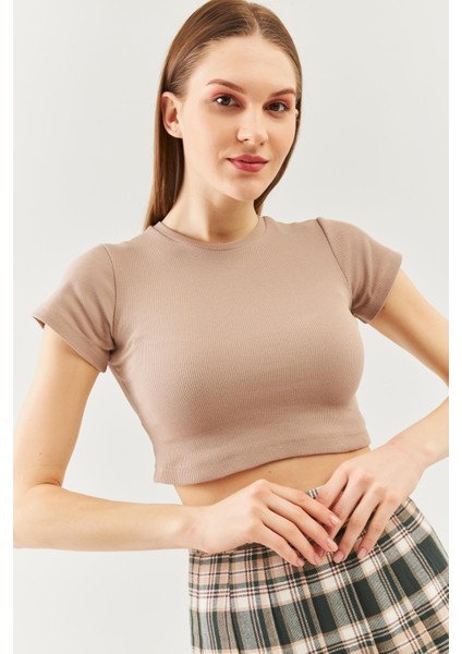 Açık Kahve Kısa Kol Bisiklet Yaka Vücuda Oturan %100 Pamuklu Kaşkorse Esnek Crop Bluz