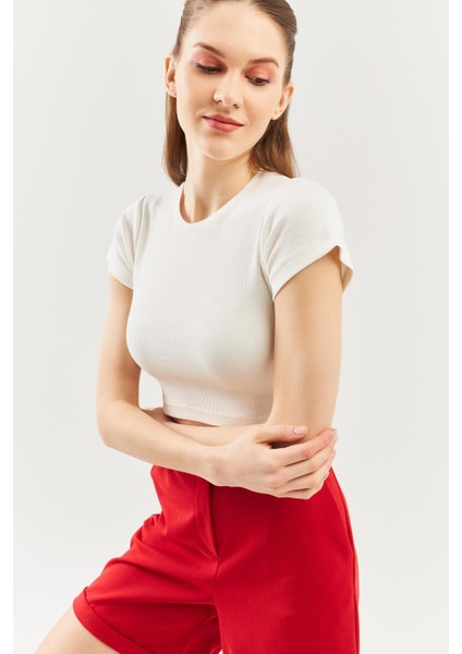 Beyaz Kısa Kol Bisiklet Yaka Vücuda Oturan %100 Pamuklu Kaşkorse Esnek Crop Bluz fırsatları