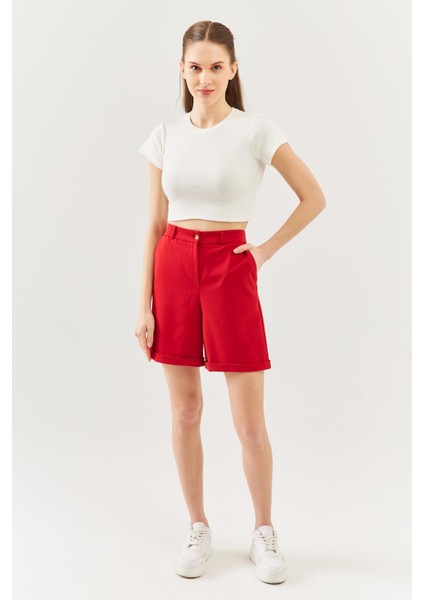 Beyaz Kısa Kol Bisiklet Yaka Vücuda Oturan %100 Pamuklu Kaşkorse Esnek Crop Bluz