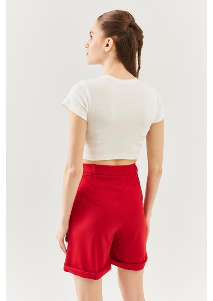 Beyaz Kısa Kol Bisiklet Yaka Vücuda Oturan %100 Pamuklu Kaşkorse Esnek Crop Bluz