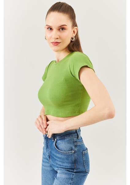 Çimen Yeşili Kısa Kol Bisiklet Yaka Vücuda Oturan %100 Pamuklu Kaşkorse Esnek Crop Bluz