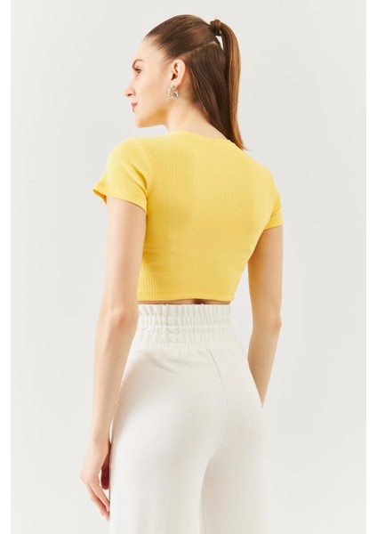 Sarı Kısa Kol Bisiklet Yaka Vücuda Oturan %100 Pamuklu Kaşkorse Esnek Crop Bluz
