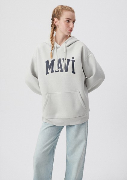 Kadın Mavi Logo Baskılı Kapüşonlu Gri Sweatshirt 1600361-34322