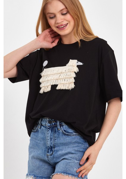 Siyah Püsküllü Köpek Baskılı T-Shırt modelleri
