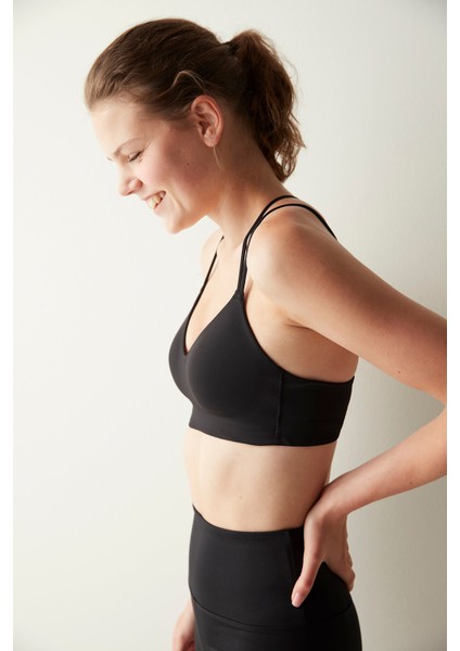 Siyah Orta Destek Sabit Kaplı Sporcu Sütyeni indirimleri