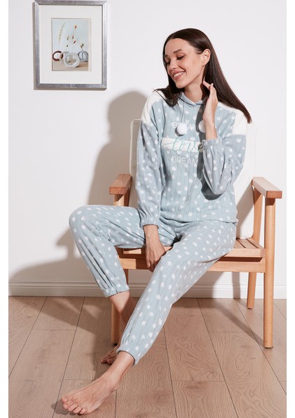 Desenli Regular Fit Kapüşonlu Polar Pijama Takımı Bayan Pijama Takımı 6571001