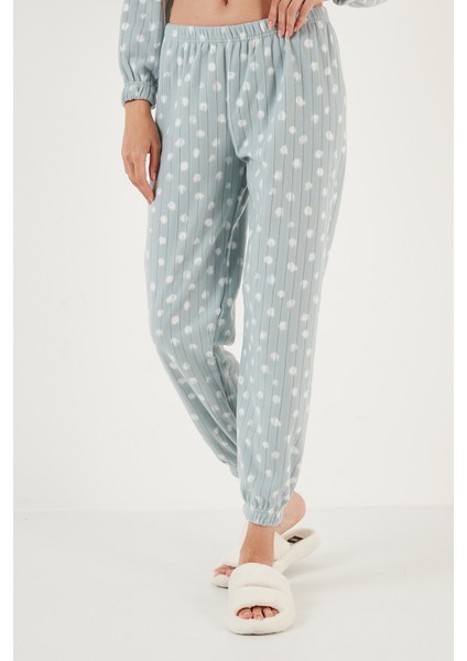 Desenli Regular Fit Kapüşonlu Polar Pijama Takımı Bayan Pijama Takımı 6571001 fırsatları