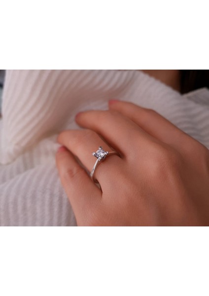 F Renk 0,45 Karat Pırlanta Tektaş Yüzük 0417R0034 indirimleri