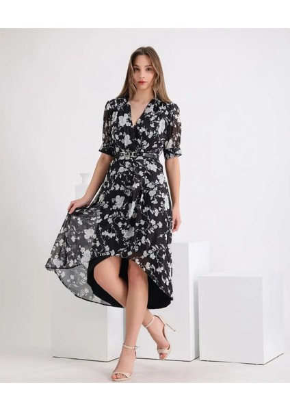Siyah Beyaz Çiçekli Kruvaze Yaka Kısa Kollu Asimetrik Şifon Kemerli Elbise fiyatları