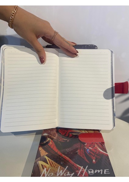 Spiderman Tasarımlı Çzigli Defter indirimleri