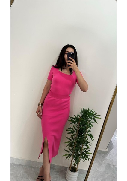 Eteği Yırtmaçlı Alt Üst Pembe Takım