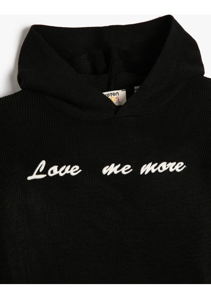 Kapşonlu Triko Kazak Renk Bloklu İşlemeli Uzun Kollu modelleri