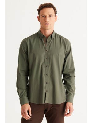 ALTINYILDIZ CLASSICS Erkek Haki Slim Fit Dar Kesim Düğmeli Yaka Pamuklu Gabardin Gömlek