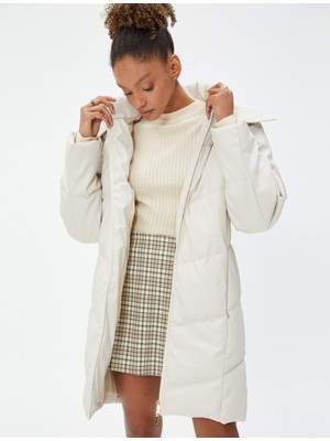 Koton Uzun Şişme Mont Deri Görünümlü Kapüşonlu Fermuarlı