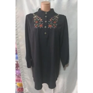 Siyah  Tunik   Keten  4  Düğmeli Döşü Işlemeli  Terletmez  Bayan  Kaliteli Kullanışlı Şık  Güzel