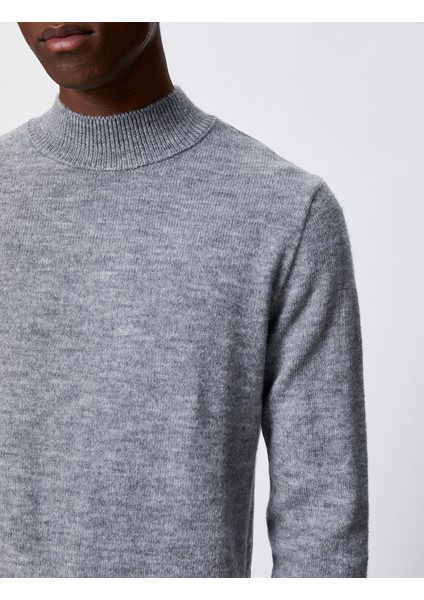 Basic Triko Kazak Yarım Balıkçı Yaka Dar Kesim indirimleri