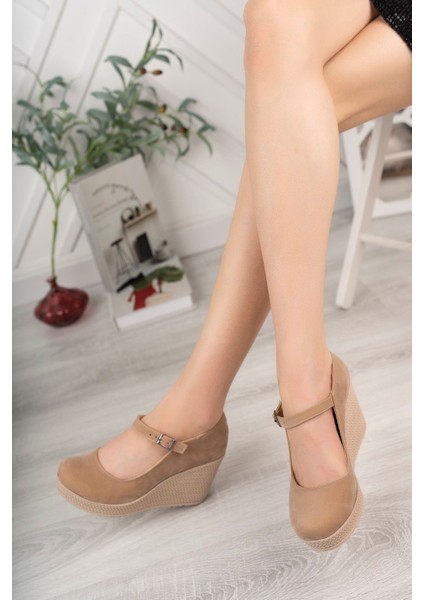 Dolgu Taban Bilekten Tokalı Bej Irm Süet Ayakkabı fiyatları