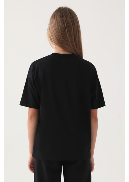 Siyah Baskı Detay Kız Çocuk T-Shirt fırsatları