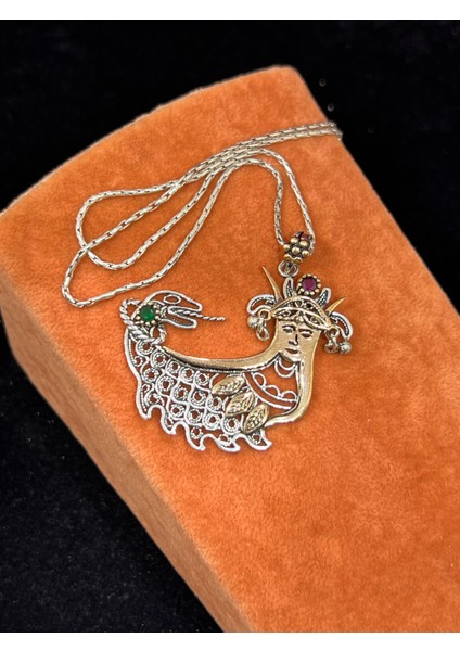 Gümüş Kolye