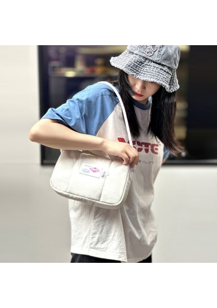 2023 Yeni Çanta Kadın High-End Çanta Küçük Taze Kız Moda Banliyö Omuz Koltuk Altı Çantası (Yurt Dışından) fiyatları