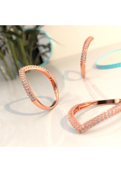 Üçgen Pave Rose Gümüş Yüzük indirimleri