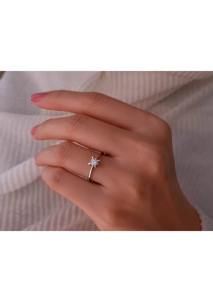 G Renk 0,37 Karat Pırlanta Tektaş Yüzük 0417R0061 fırsatları