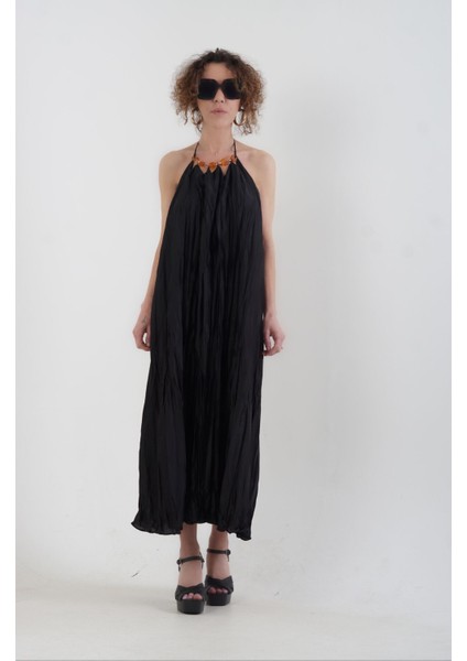 Aksesuar Detaylı Askılı Elbise