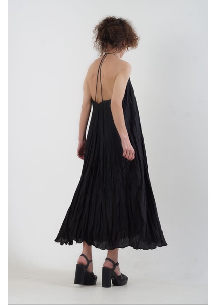 Aksesuar Detaylı Askılı Elbise fiyatları