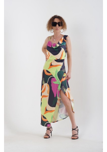 Desenli Degaje Askılı Elbise